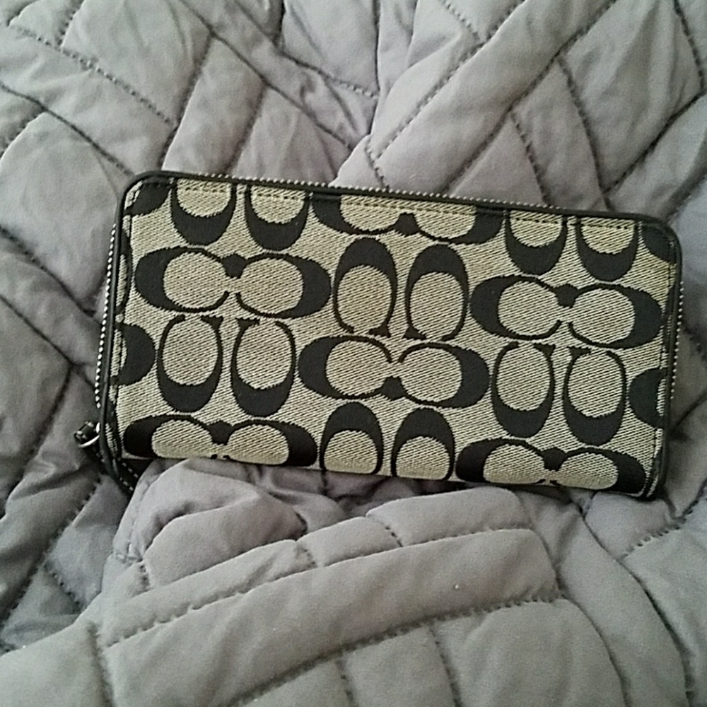 Wallet - Picture 2 of 4